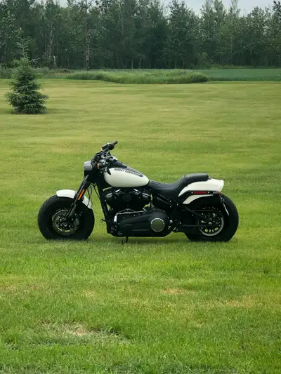 2019 Harley Davidson FXFBS Fat Bob 3000km Original owner, 2 sets of keys (Keyless fobs) 114 cubic in...