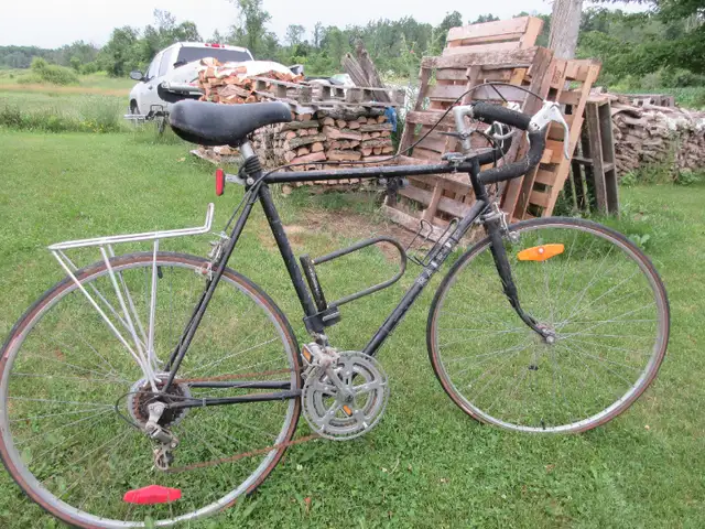 VINTAGE RALEIGH BIKE FOR SALE in Road in Cornwall - Image 4