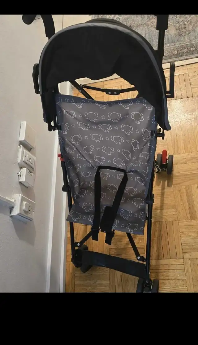 Bily Umbrella Stroller in Strollers, Carriers & Car Seats in Mississauga / Peel Region - Image 5