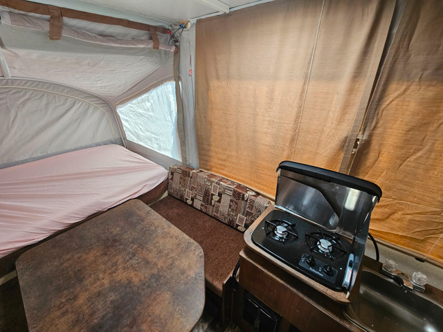 014 Jayco Jay Series 1007 trailer in Travel Trailers & Campers in Calgary - Image 2