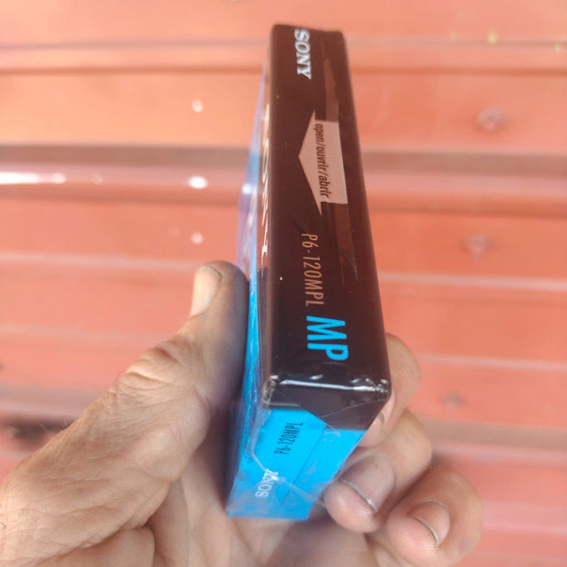 Sony 8mm Standard 120M Video Cassette Tape dans Appareils électroniques  à Ouest de l’Île - Image 3
