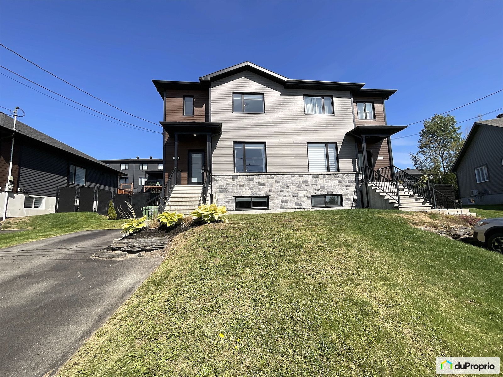 474 900 $ Jumelé Moderne 2020 à Sherbrooke Rock Forest — photo 2
