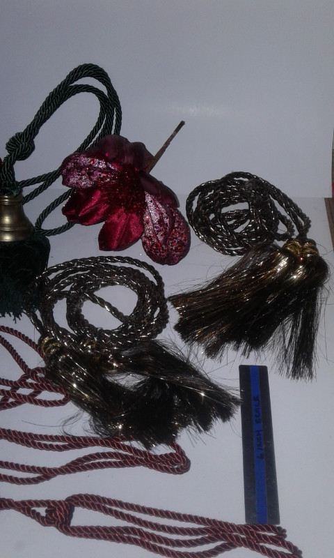 TASSEL ROPE TIE BACKS, WHIMSICAL-DECORATOR , 7 PCS & EXTRA PCS in Holiday, Event & Seasonal in Kitchener / Waterloo - Image 2