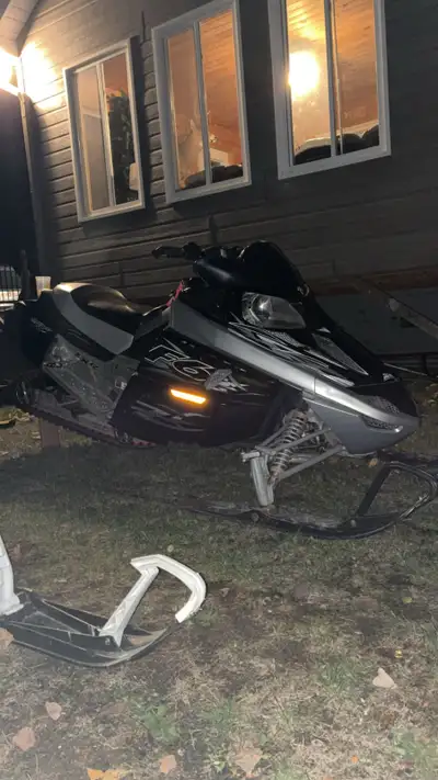 2007 arctic cat 600 only 2600km in Immaculate condition!! Studded electric start brand new battery r...