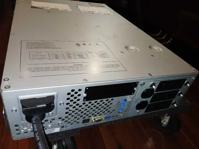 APC rack mount Smart-UPS 3000 - SUA3000RMXL3 3U in Servers in Hamilton - Image 5