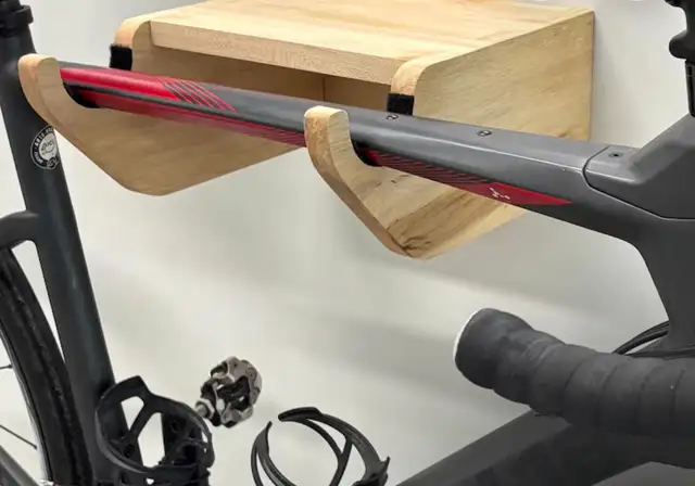 wooden bike hanger mount in Clothing, Shoes & Accessories in Ottawa - Image 3