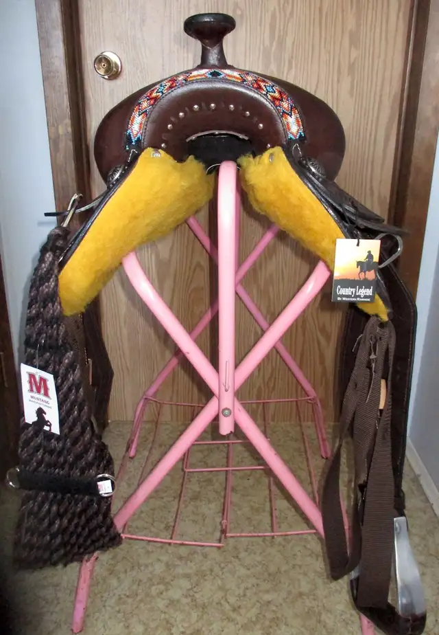 Uniquely Different 15" arena or trail saddle, new in Equestrian & Livestock Accessories in Dawson Creek - Image 6