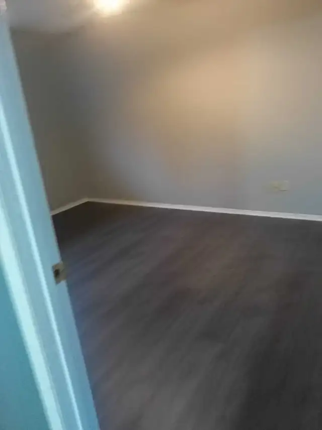 RENTAL: 2008 Sherbrooke ST W, Peterborough- Near Fleming College in Room Rentals & Roommates in Peterborough - Image 8