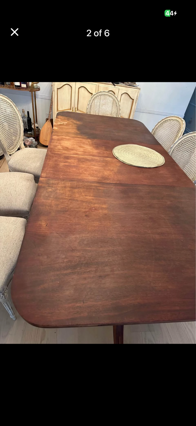 Vintage dining table in Dining Tables & Sets in City of Toronto - Image 3