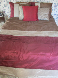Modern Desgn Double Size Comforter Set-- + Curtains, Cushions