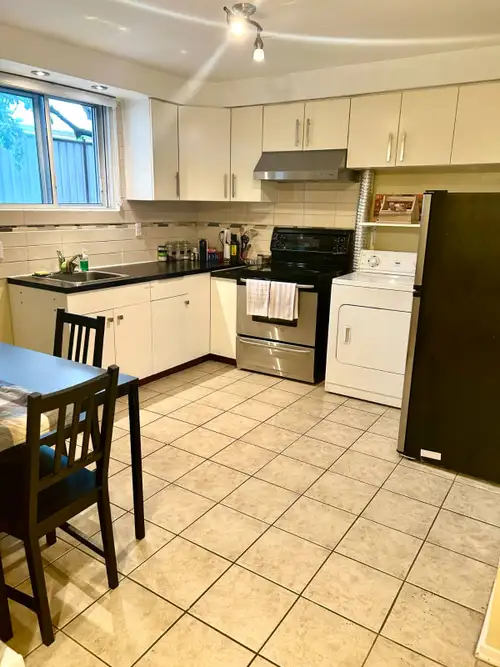 ✨ MAGNIFIQUE 3 ½ QUADRUPLEX SPACIEUX -CALME – SAINT LÉONARD – DISPONIBLE LE 1er AOÛT ✨ Description d...