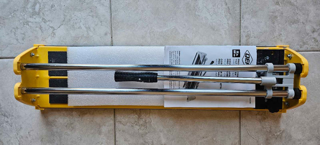 Qep 20" Tile Cutter + Spacers (included free) in Hand Tools in City of Toronto