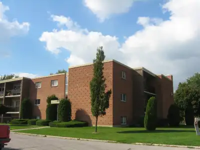 Newly renovated 2 Bedroom Apartment- Notre Dame Drive. London, On Available January 1, 2026- $1945 A...