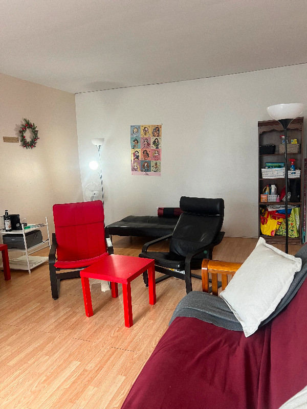 Fully furnished room available for summer sublet dans Chambres à louer et colocs  à Ville de Montréal - Image 3