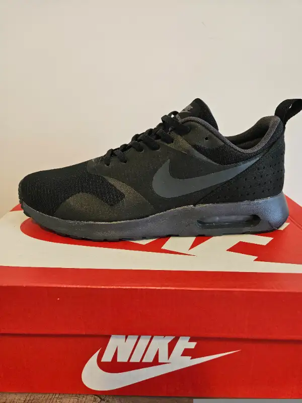 Nike Air Max Tavas Black (BNIB Men's Sz. 9) in Men's Shoes in Kitchener / Waterloo - Image 3
