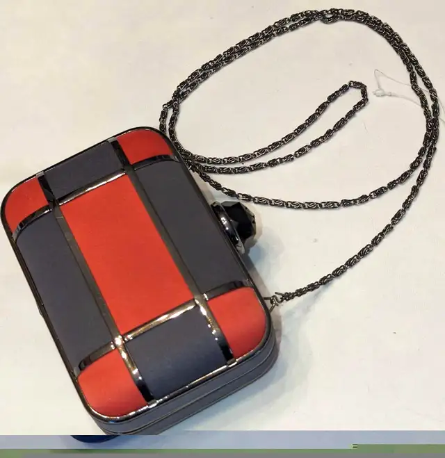 BRAND NEW Cabrelli Smoke Grey & Coral Pink Satin Evening Purse! in Women's - Bags & Wallets in London - Image 4