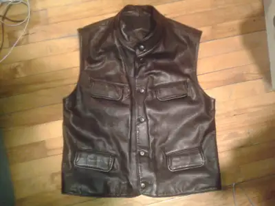 -Rudsak black Thick Genuine leather Motorcycle Vest for Men size GL $99.00 -Danier Dark Green Suede...