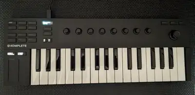 NI M32 MIDI Controller, View more