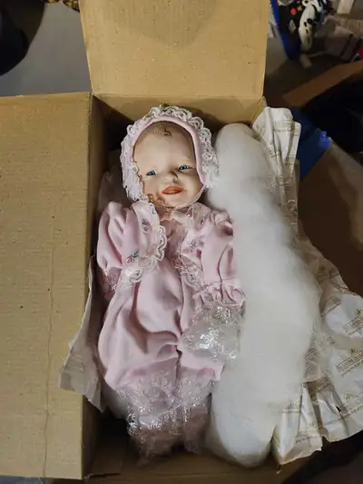 Ashton Drake Galleries Vintage MEAGAN ROSE Baby Doll porcelain doll I'm able to deliver anywhere bet...