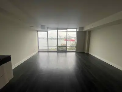 Studio apartment with a beautiful harbour view available as early as April 1st (flexible for May 1st...