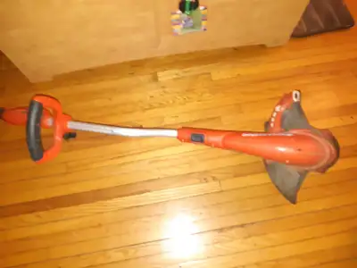 Black and Decker coupe-bordure $40, View more