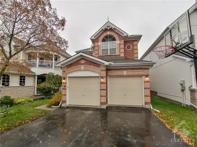 For rent - Beautiful carpet free 4 bedrooms home in Kanata Lakes