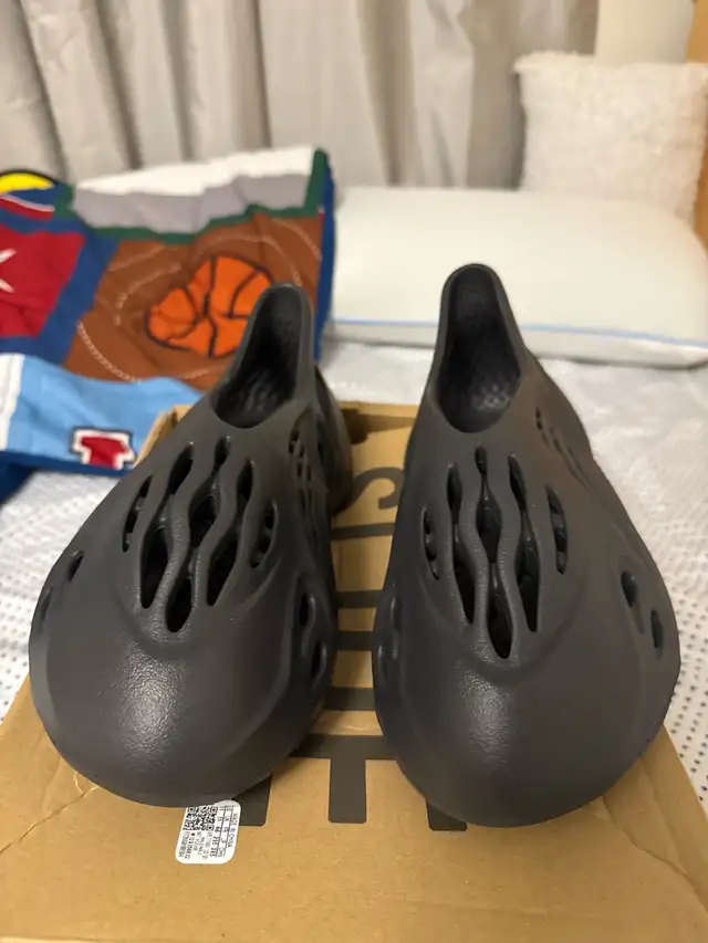 Onyx Foam Runner Rep in Other in Mississauga / Peel Region - Image 3