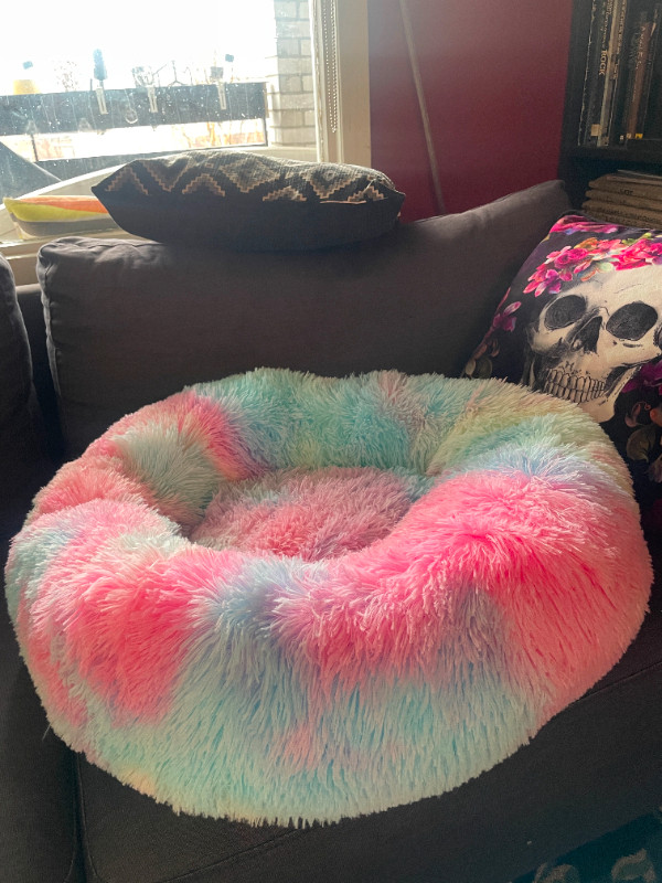 Calming CAT or DOG BED in fun colours in Accessories in City of Toronto