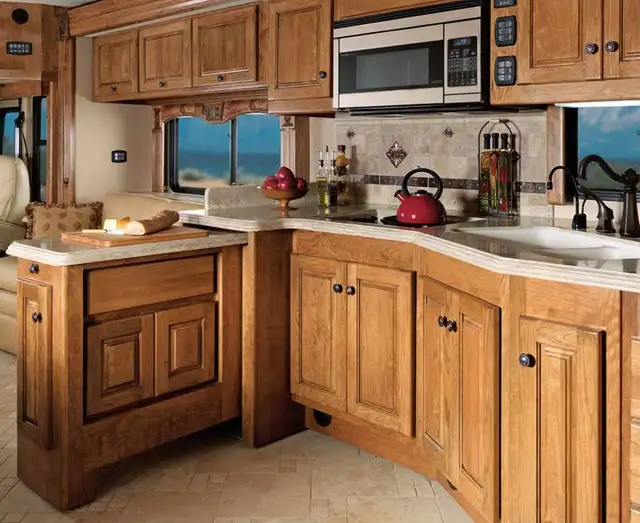 FLORIDA READY - Monaco Dynasty - 4 extensions - VR 45’ – Diesel in RVs & Motorhomes in Laurentides - Image 8