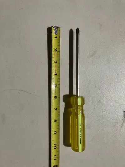 This is a used Fuller Phillips screwdriver, perfect for a variety of tasks! With an overall length o...
