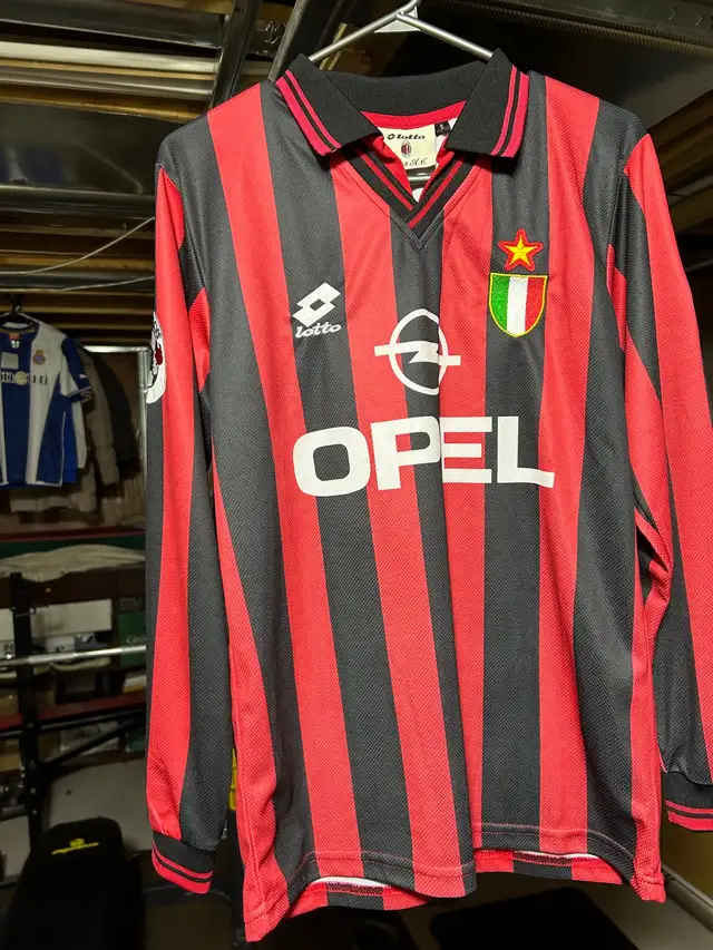 Baggio AC Milan Retro jersey size small 62863283945859121