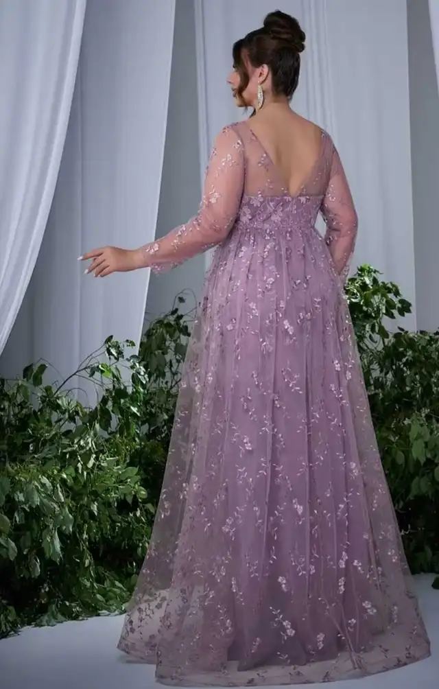 Prom Dress in Women's - Dresses & Skirts in Kitchener / Waterloo - Image 3