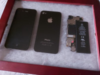 Display the internals of the iPhone 4s..