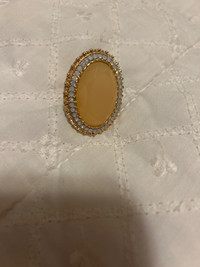  Mississauga Beautiful vintage ring I believe it’s a size 5
