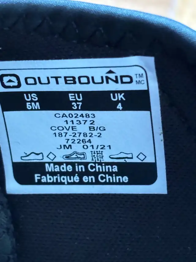 Outbound Adventure Closed Toe Hiking Shoes, unisex, Size 5 in Kids & Youth in City of Toronto - Image 3
