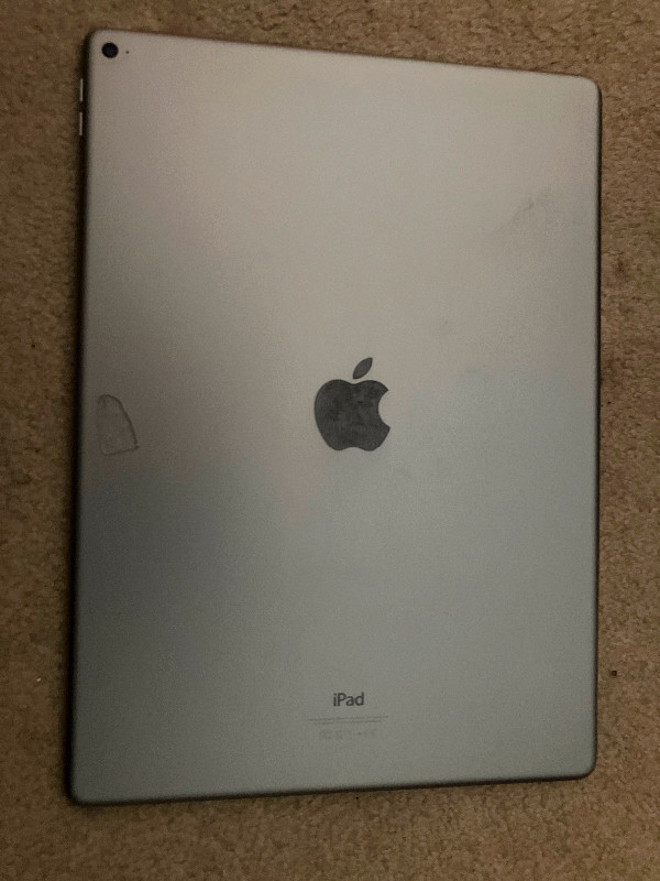 iPad Pro 12.9in 128gb wifi for sale in iPads & Tablets in Napanee - Image 2