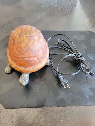 Lampe tortue en verre ambré, View more