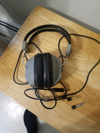 Nova 10 Stereo Headphones for $2 or best offer