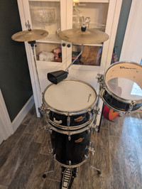 Black Trixon Cocktail Drum Kit in excellent condition