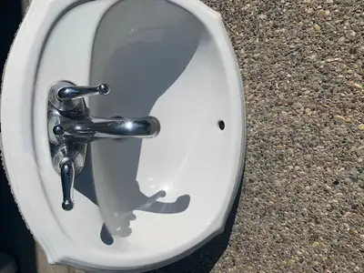 Vanity sink and faucet for sale and ready for set up.The dimensions are 56x48sm