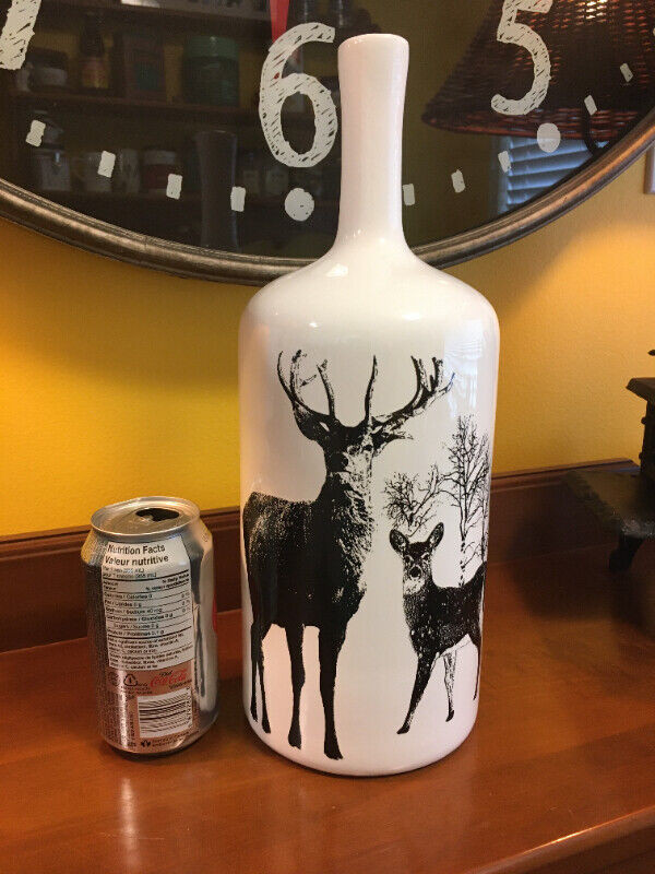 Like New Torre & Tagus Stag Ceramic Decal Tall Vase White/Black in Other in Oshawa / Durham Region - Image 3