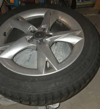 LAUFENN 225/50 R17 98T Winter tires with Rims SSW RP16 17inch Alloy Excellent condition! Used only 1...