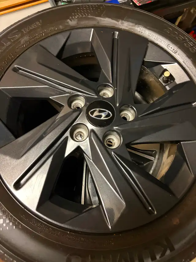 Hyundai Elantra aluminum rims with P205/55R16 all season tires in Tires & Rims in Cambridge - Image 2