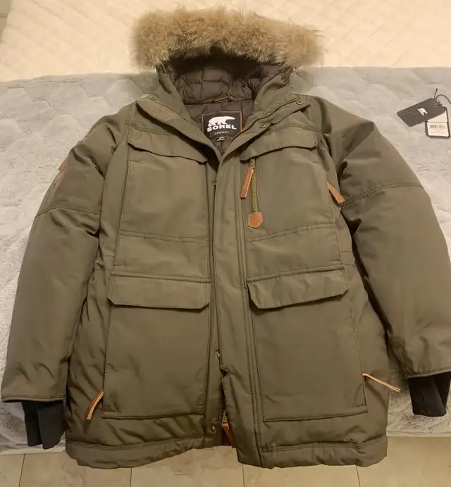 New Women’s parka Sorel - size M in Women's - Tops & Outerwear in Kitchener / Waterloo - Image 3