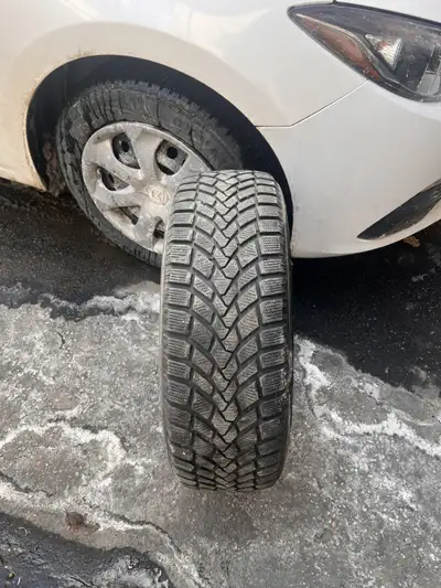 single tire 205-60r-16 with 75% thread left. good for a spare. $ 20 for a quick sale