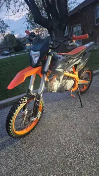 Selling 2023 venom dirt bike 125cc