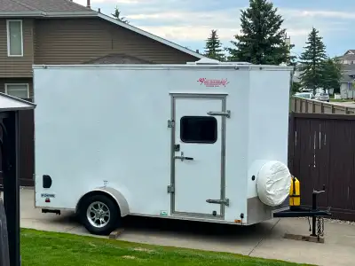 Amazing multipurpose 2020 6.5 X 12 Continental cargo V nose enclosed trailer. aluminum wheels, extra...