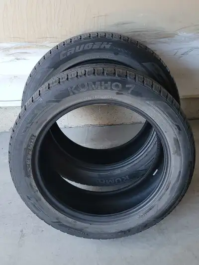 2 KUMHO Crugen Premium KL33 All Season Tires for Sale. **235/55/R19** Great Condition. (6/32") 65% T...