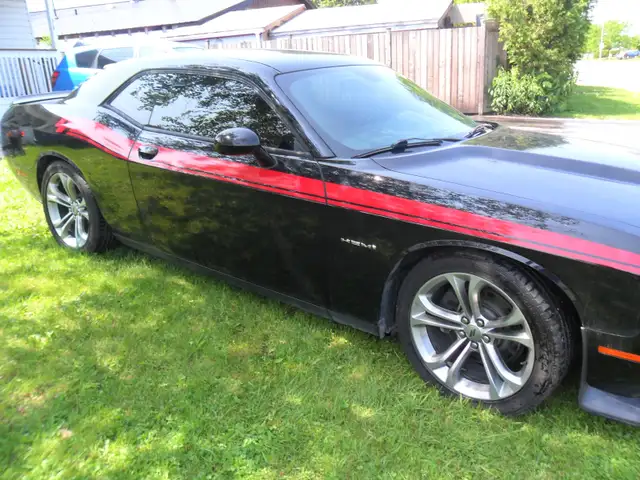 2020 dodge challenger r/t hemi 5.7 in Cars & Trucks in Ottawa - Image 4