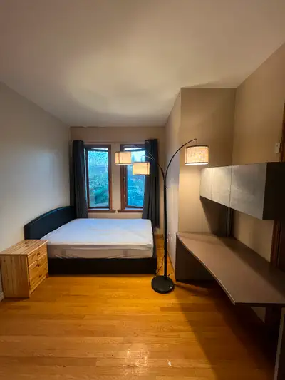 Private bedroom for rent in Frost Grove